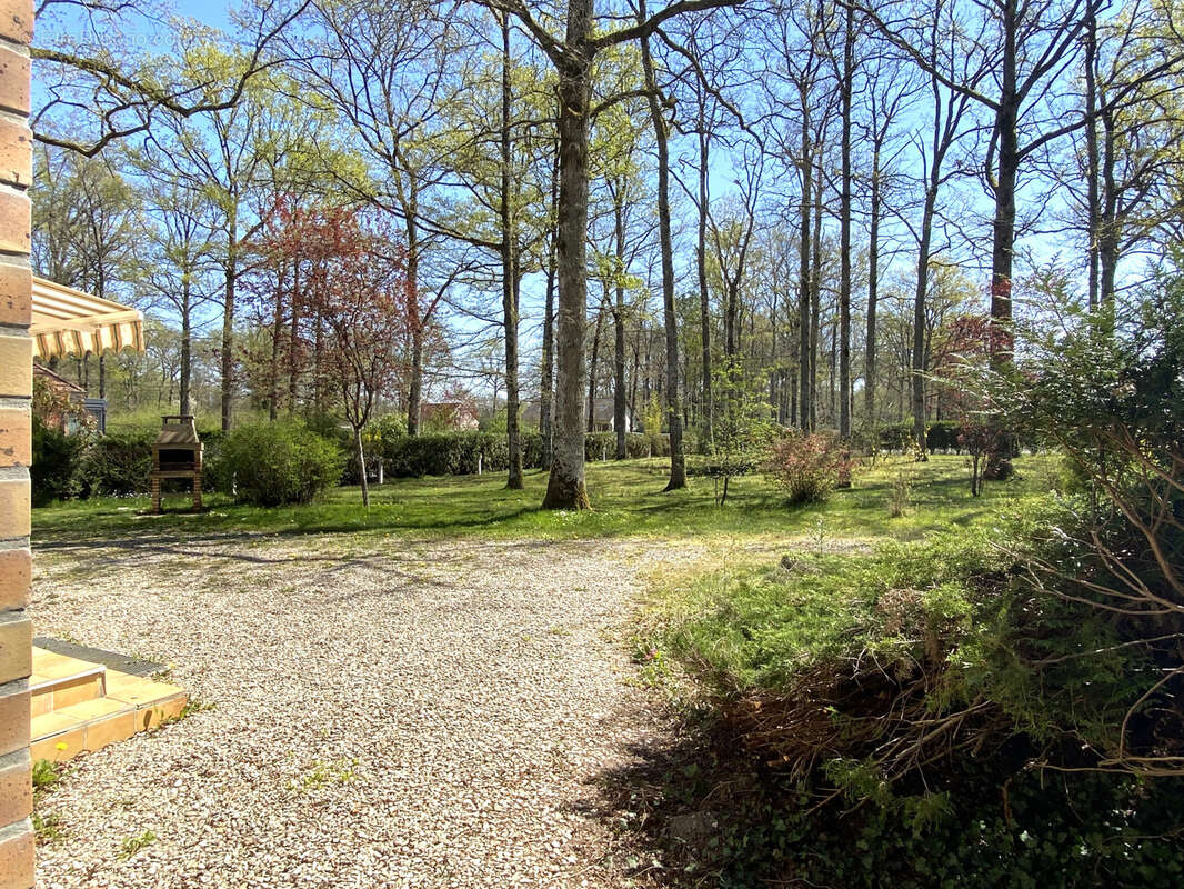 Maison à BAZOCHES-SUR-LE-BETZ