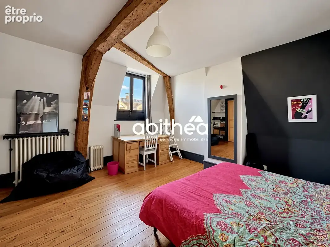 Maison en pierres blanches avec garage et extérieur - photo 14