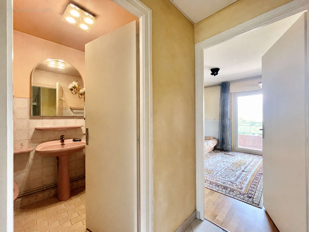 Grand T3 traversant de 79,39 m2 (loi Carrez) avec vue ! - photo 12