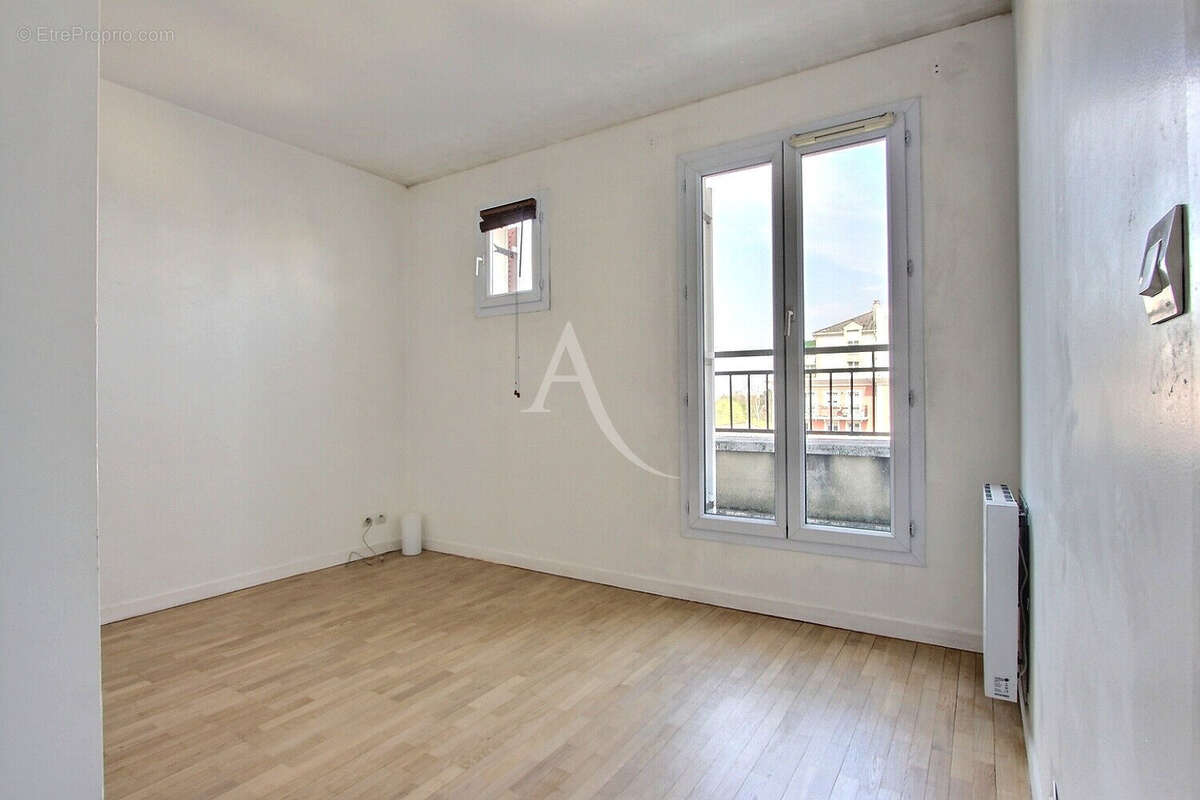 Appartement à VILLENEUVE-LA-GARENNE