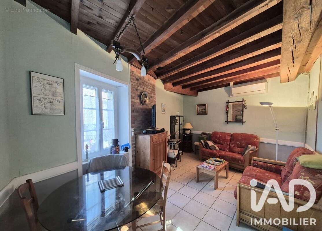 Maison 115 m² à Saint-Barthelemy-Lestra  - photo 6