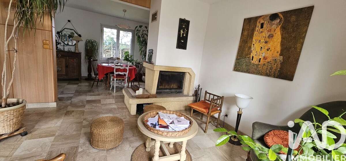 Maison 78 m² à La Ville-Aux-Dames  - photo 7