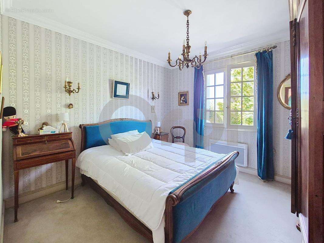 Maison à LE LARDIN-SAINT-LAZARE