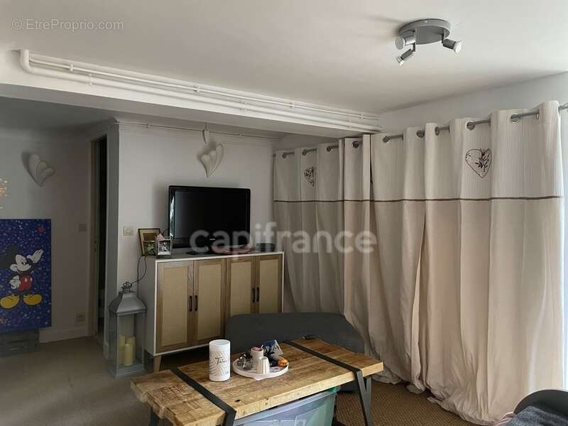 Maison à LES CLAYES-SOUS-BOIS