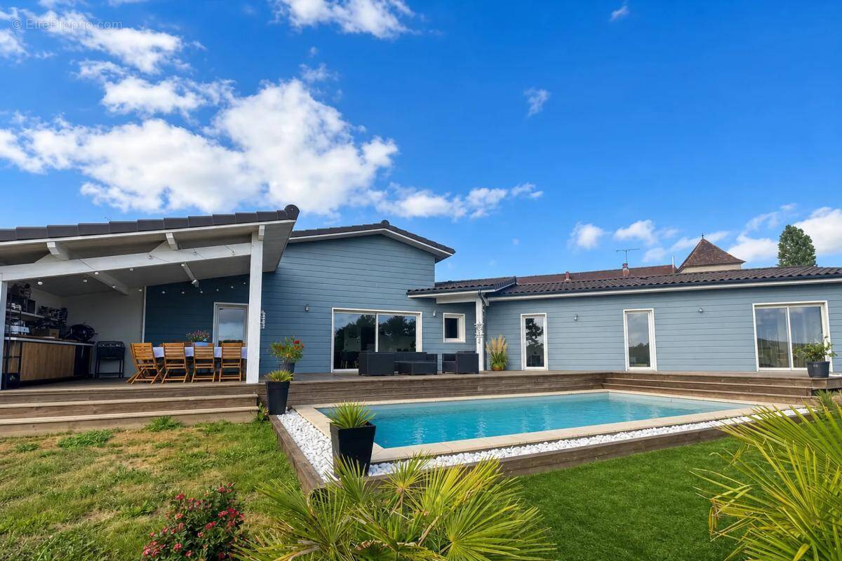 Maison à COULOUNIEIX-CHAMIERS
