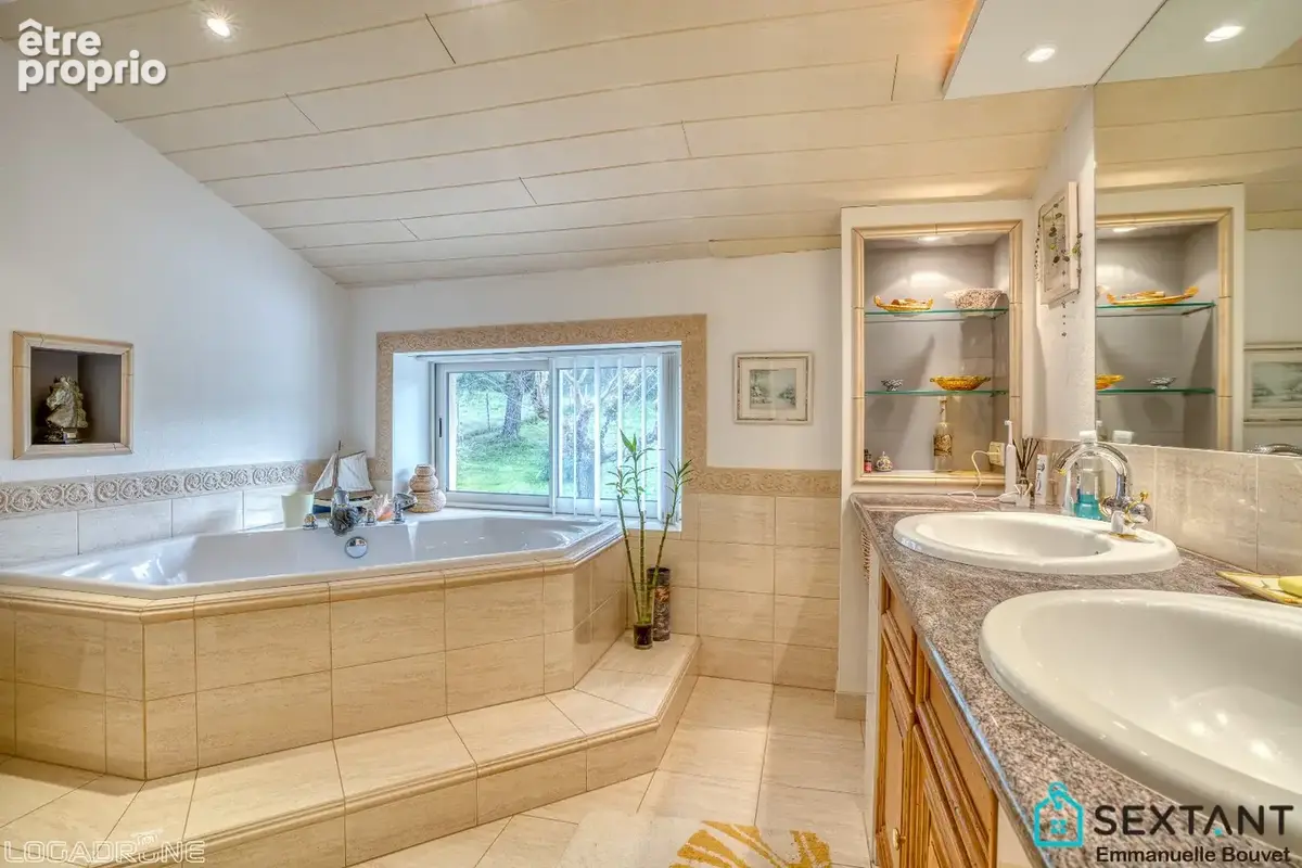 Charmante maison en pierre, situation privilégiée, piscine, 3 à 4 chambres, bureau, piscine, dépendance, sur 3250 m2 - photo 17