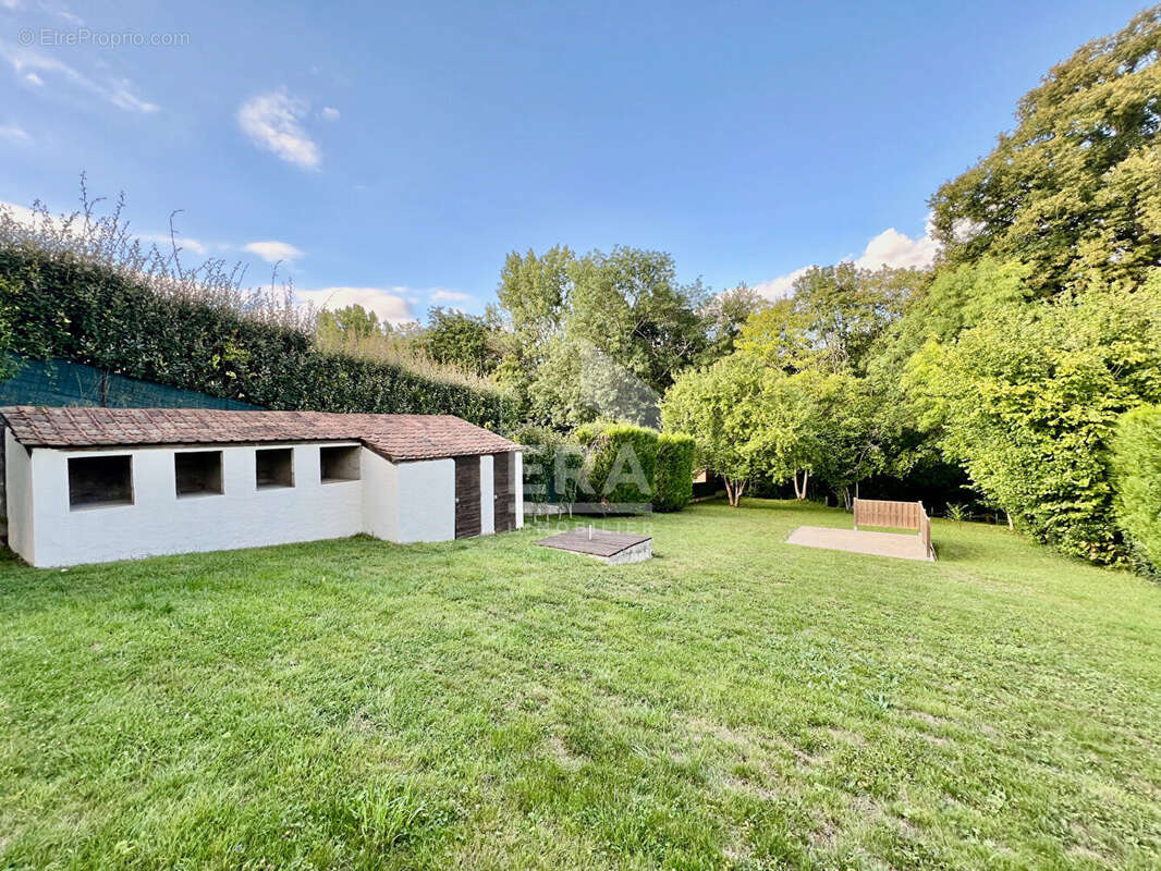 Maison à MONTEREAU-FAULT-YONNE