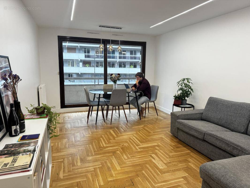Appartement à PARIS-11E