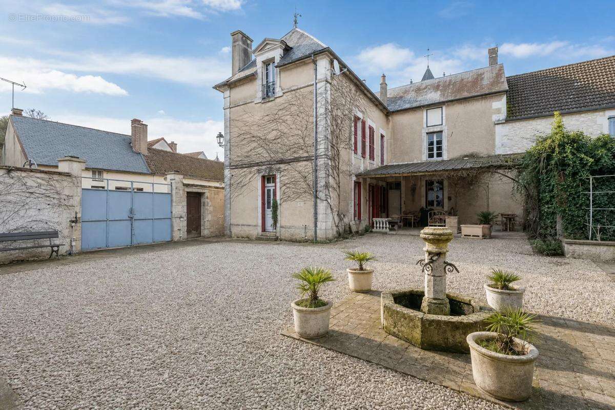 Maison à CHARENTENAY