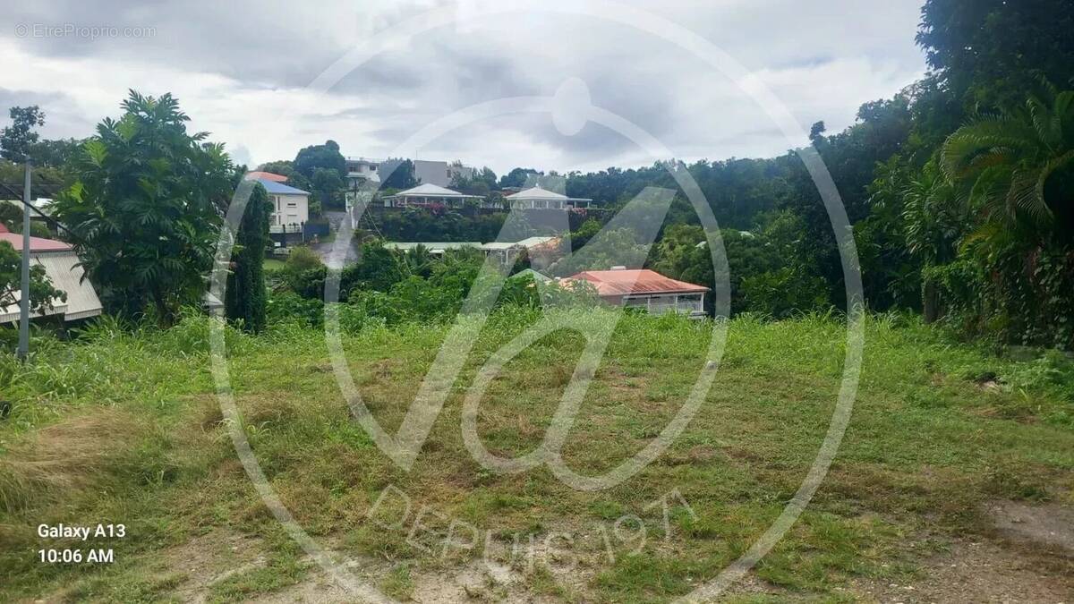 Terrain à LE GOSIER