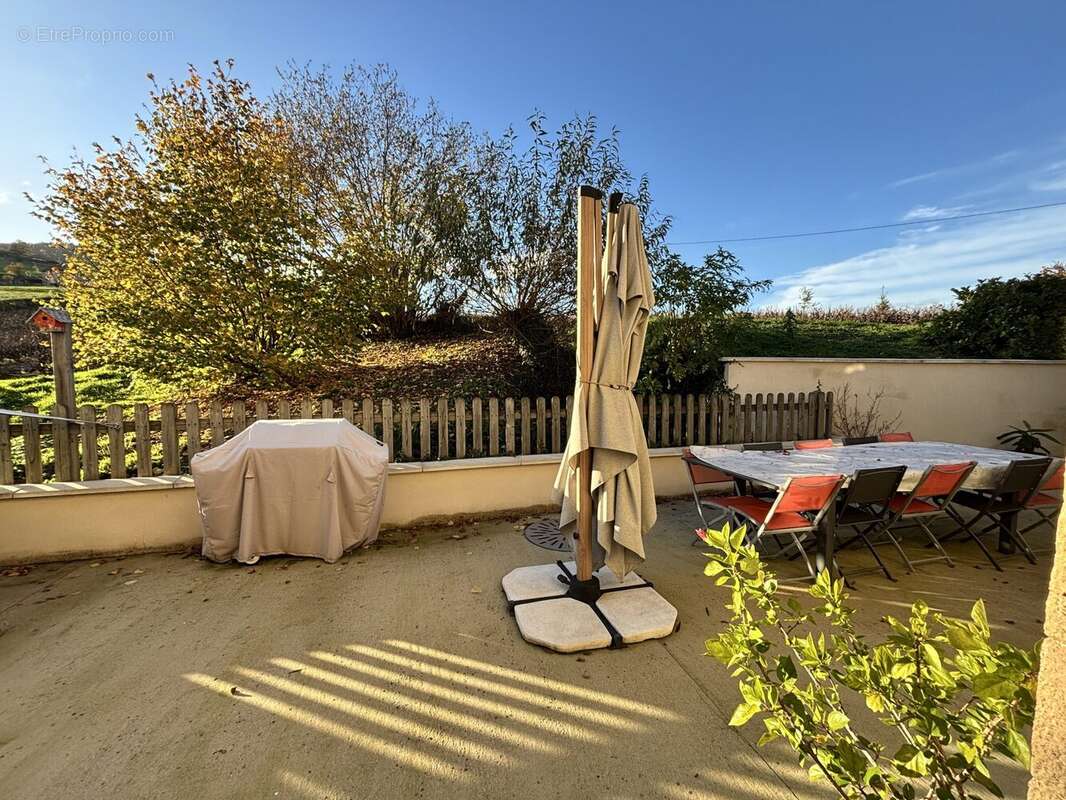 Maison à SAINT-DIDIER-SUR-BEAUJEU