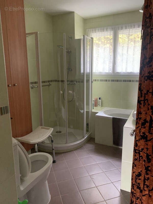 Appartement à SAINT-MAUR-DES-FOSSES