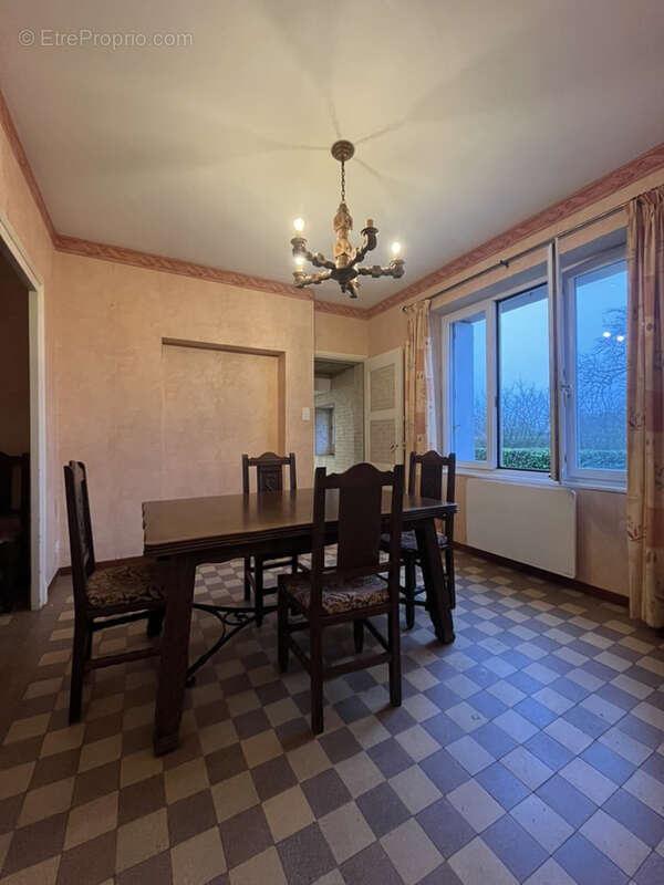 Maison à SAINT-PIERRE-DU-CHEMIN
