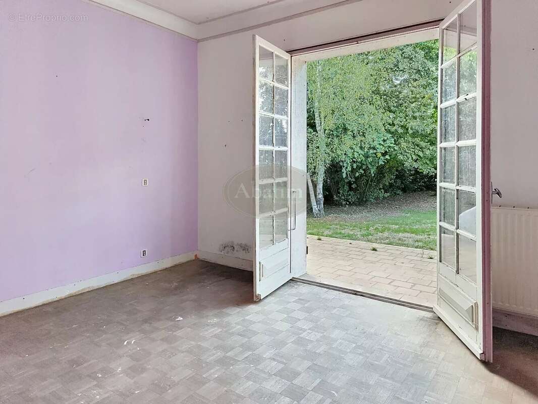 Maison à VILLECOMTAL-SUR-ARROS