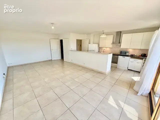 Exclusivité à FERNEY VOLTAIRE 01210, T3 76m2 avec balcon, cave et garage - photo 5