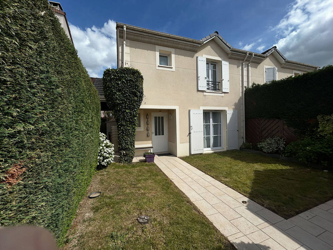 Maison à BAILLY-ROMAINVILLIERS