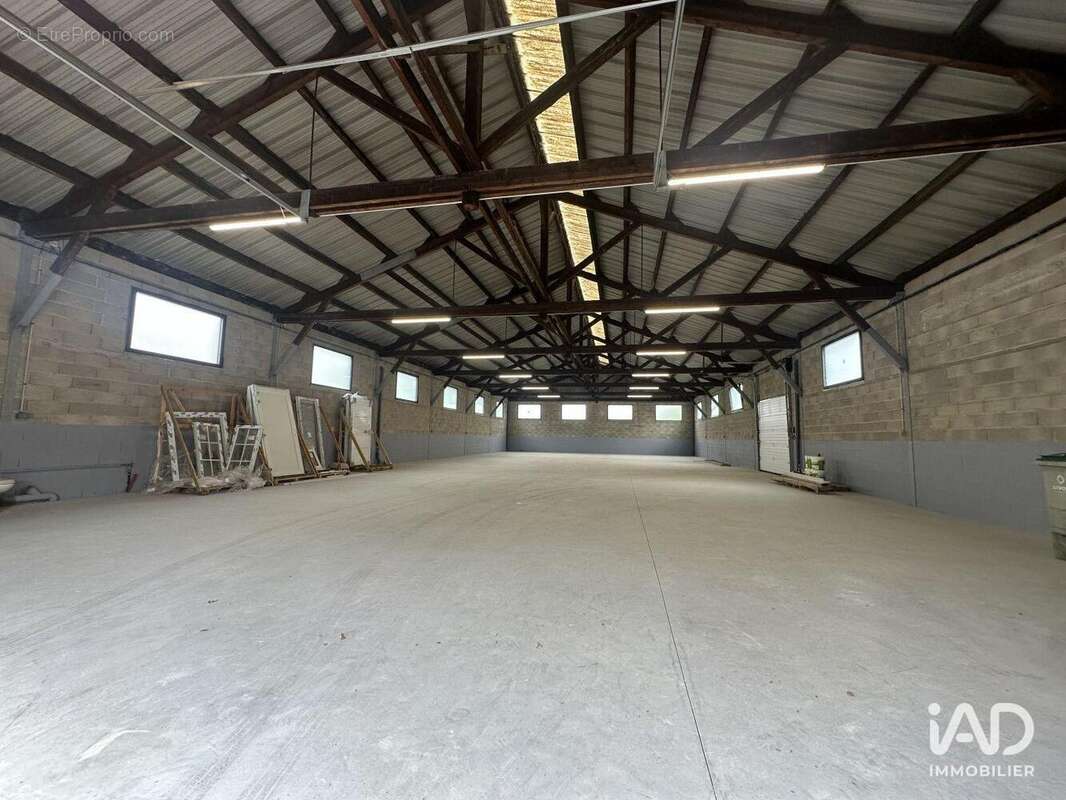 Photo 2 - Commerce à BRUNOY