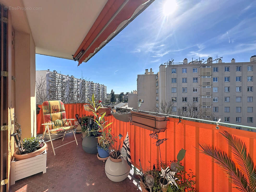 Appartement à SAINTE-FOY-LES-LYON