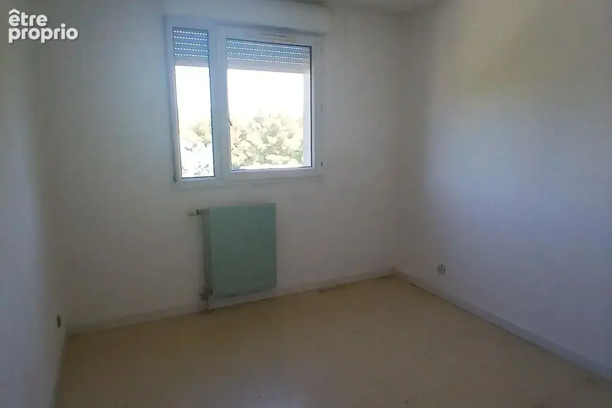 E3477C028L Très bon rapport qualité T4 79m² terrasse de 14m² en 3ième et dernier étage sans ascenseur - photo 4