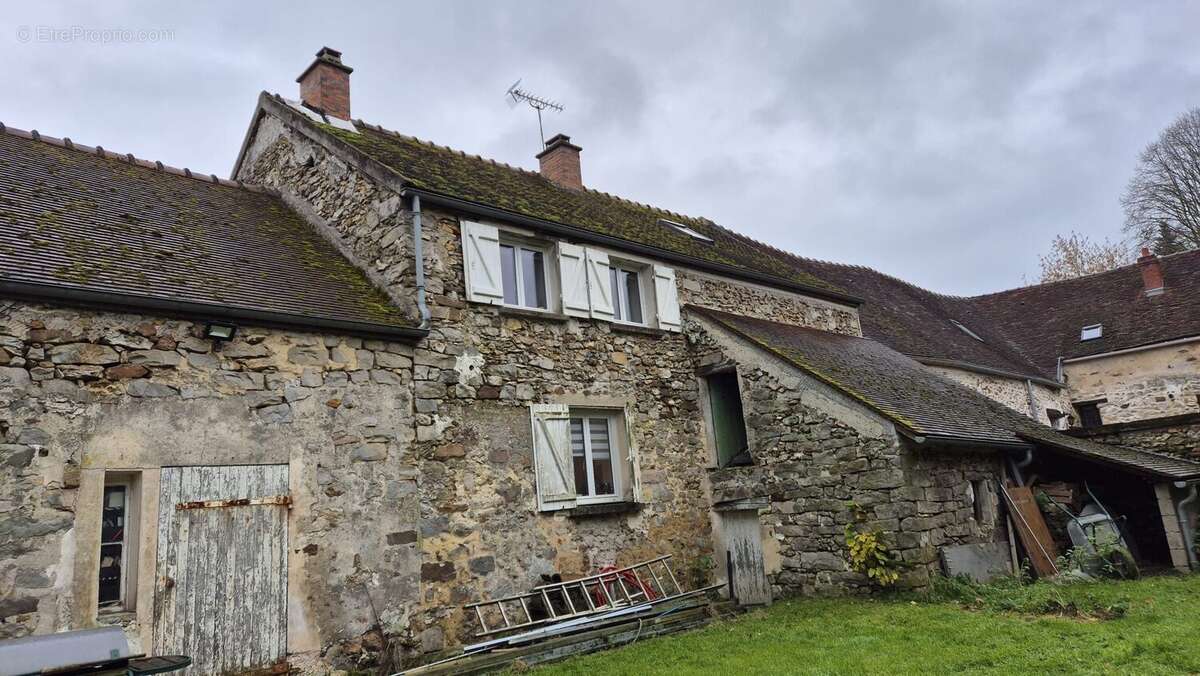 Maison à FAREMOUTIERS