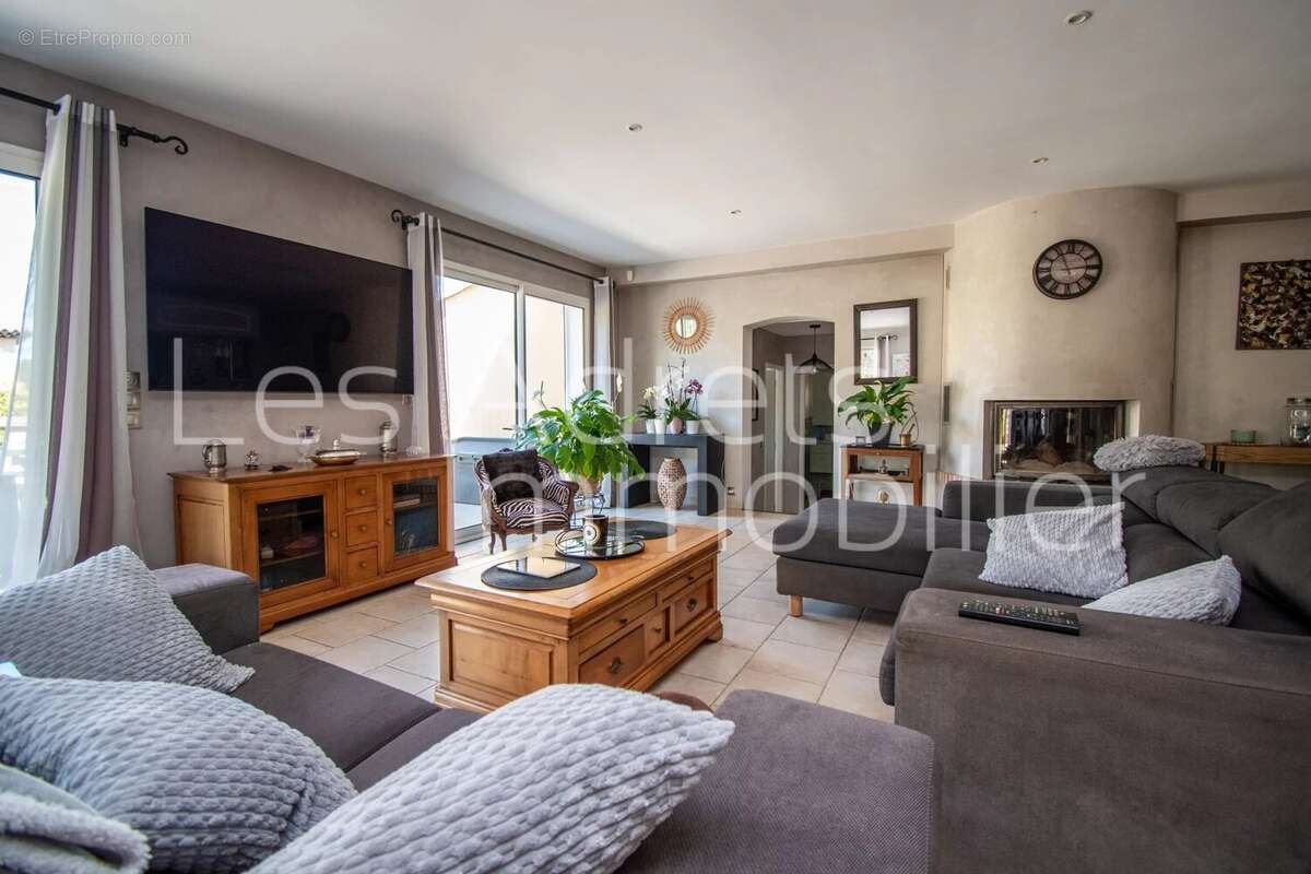 Maison à LES ADRETS-DE-L&#039;ESTEREL