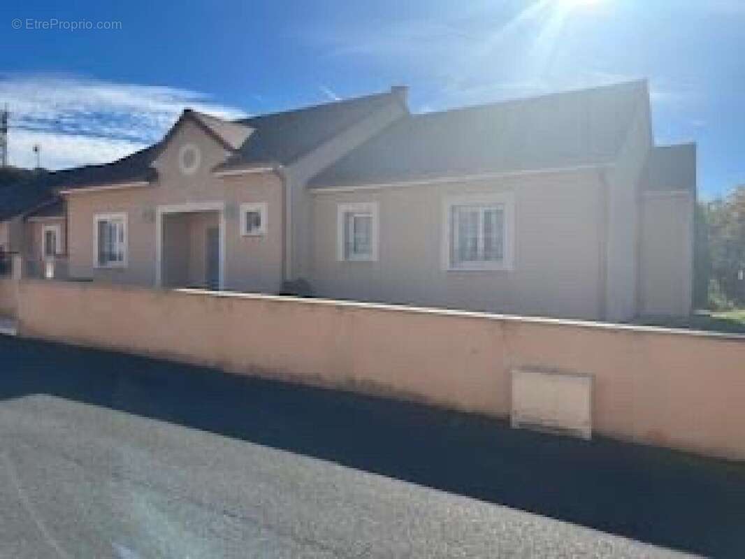 Photo 2 - Maison à CHATELLERAULT