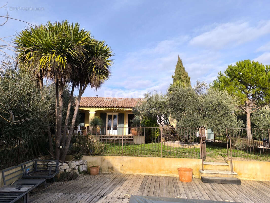 Maison à PIERREVERT