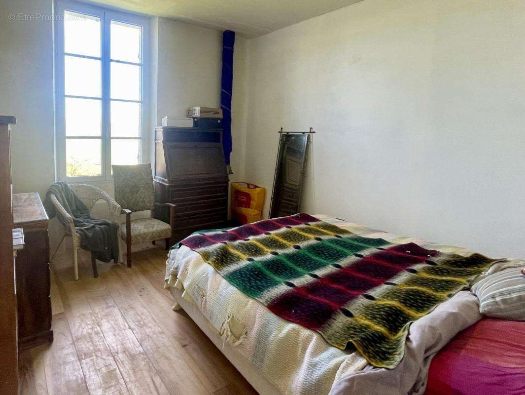 Maison à SAINT-MARTIAL-SUR-NE