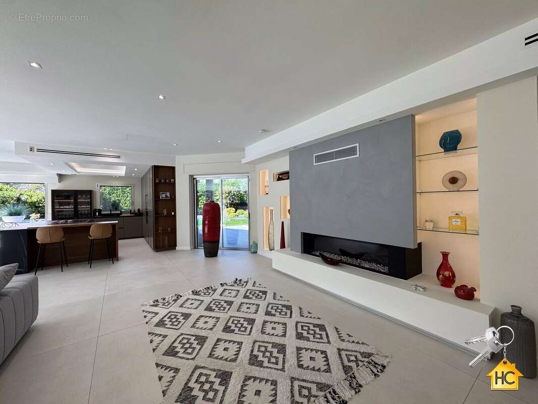 Maison à MOUGINS