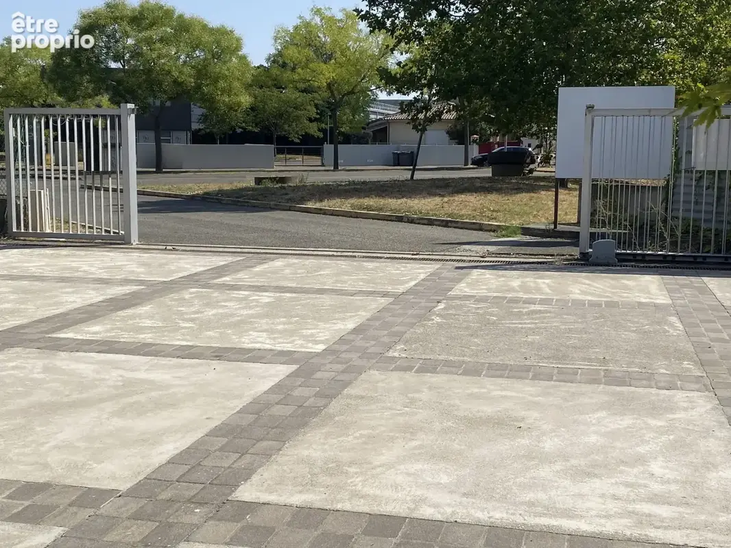 Commerce 128 m² à Blagnac  - photo 2