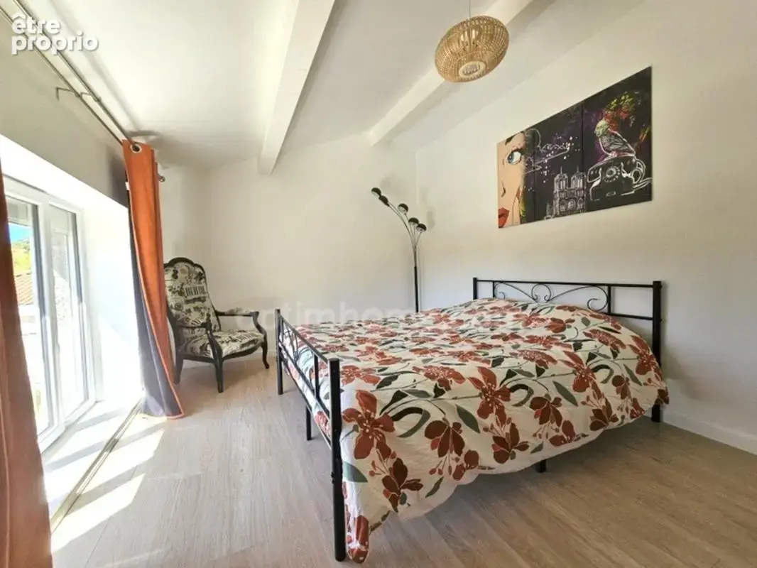Ensemble immobilier, composé de deux maisons rénovées 135 et 105 m² sur un même terrain de 1900 m² avec piscine Proche de MAGNAC - photo 2
