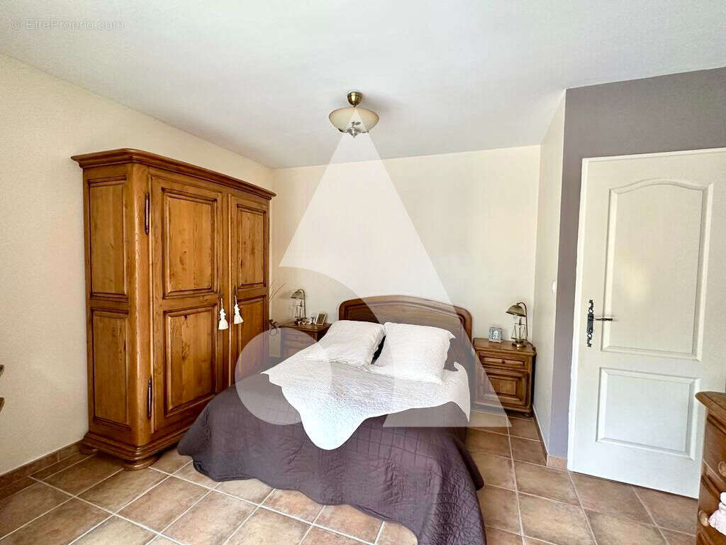 Maison à LA TOUR-D&#039;AIGUES