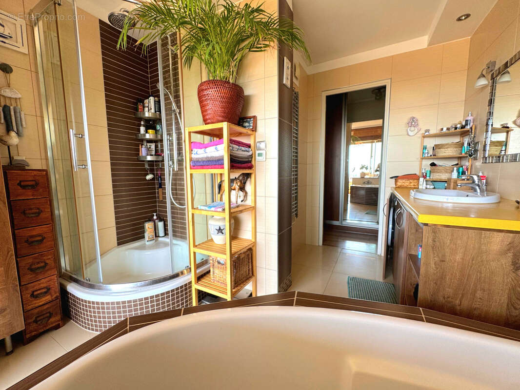 Appartement à MARSEILLE-9E