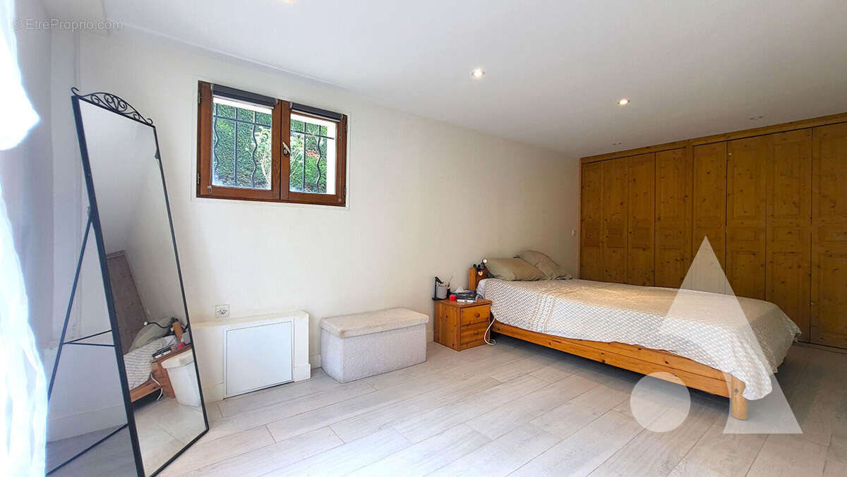 Herblay-sur-seine Maison 5 pièces 125 m2 / 3 chambres - Sous sol total - Atelier - Dépendance - photo 9
