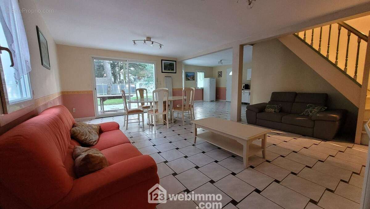 Coté salon très conviviale - Maison à LA TRANCHE-SUR-MER