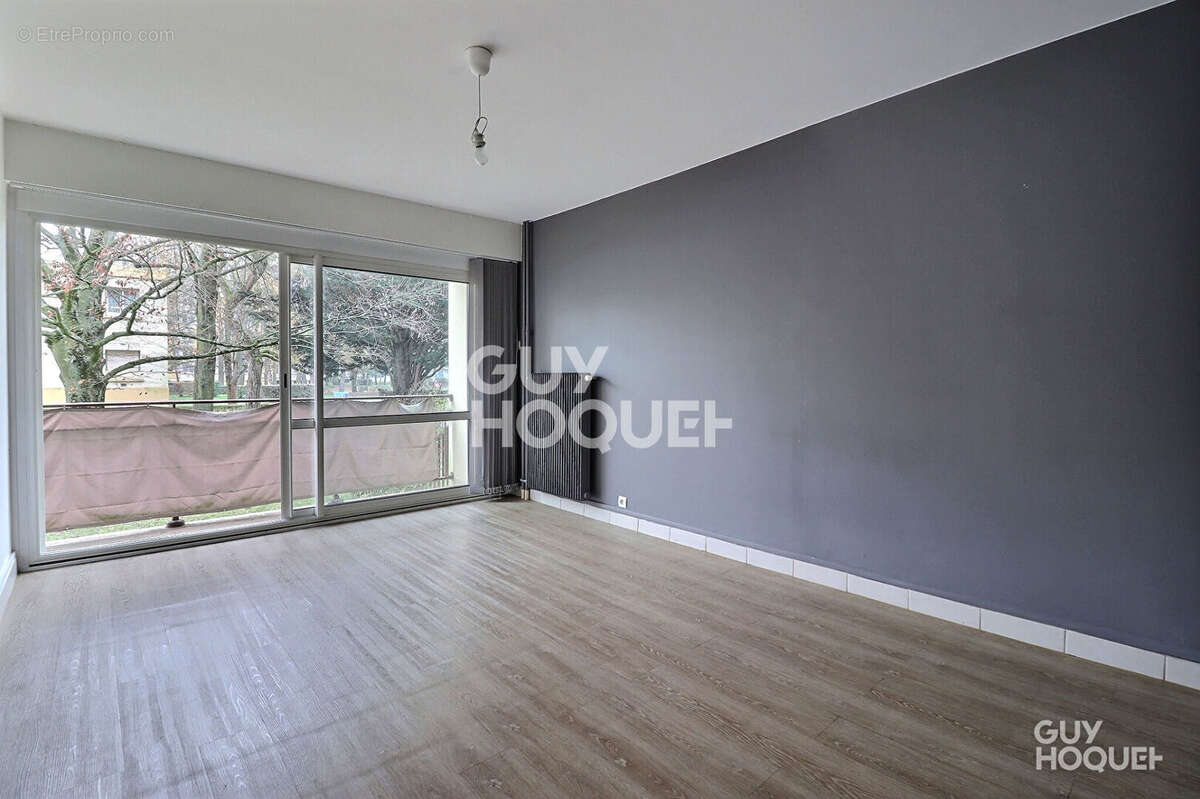 Appartement à SAINT-MICHEL-SUR-ORGE