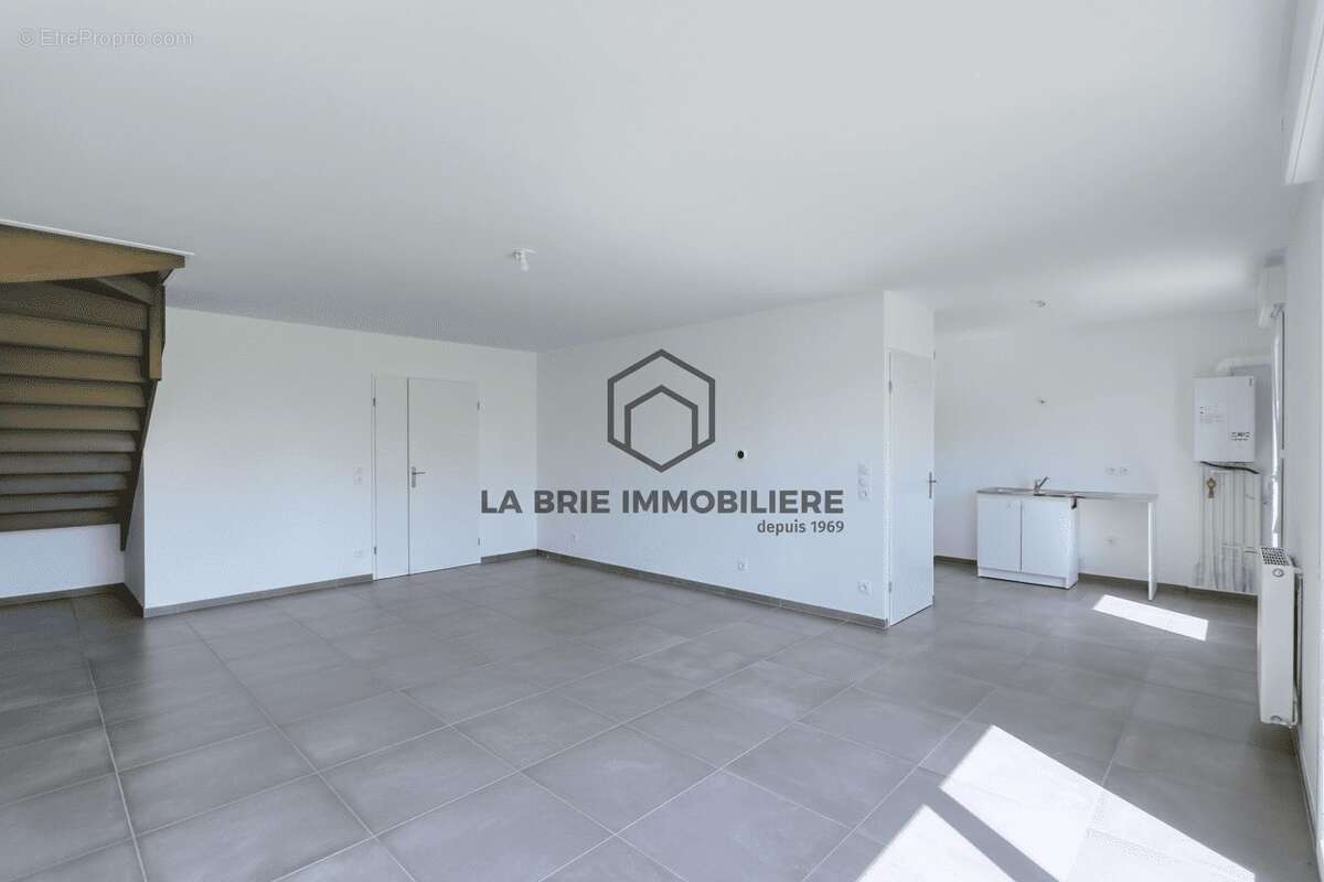 Maison 125 m² à Mennecy  - photo 3