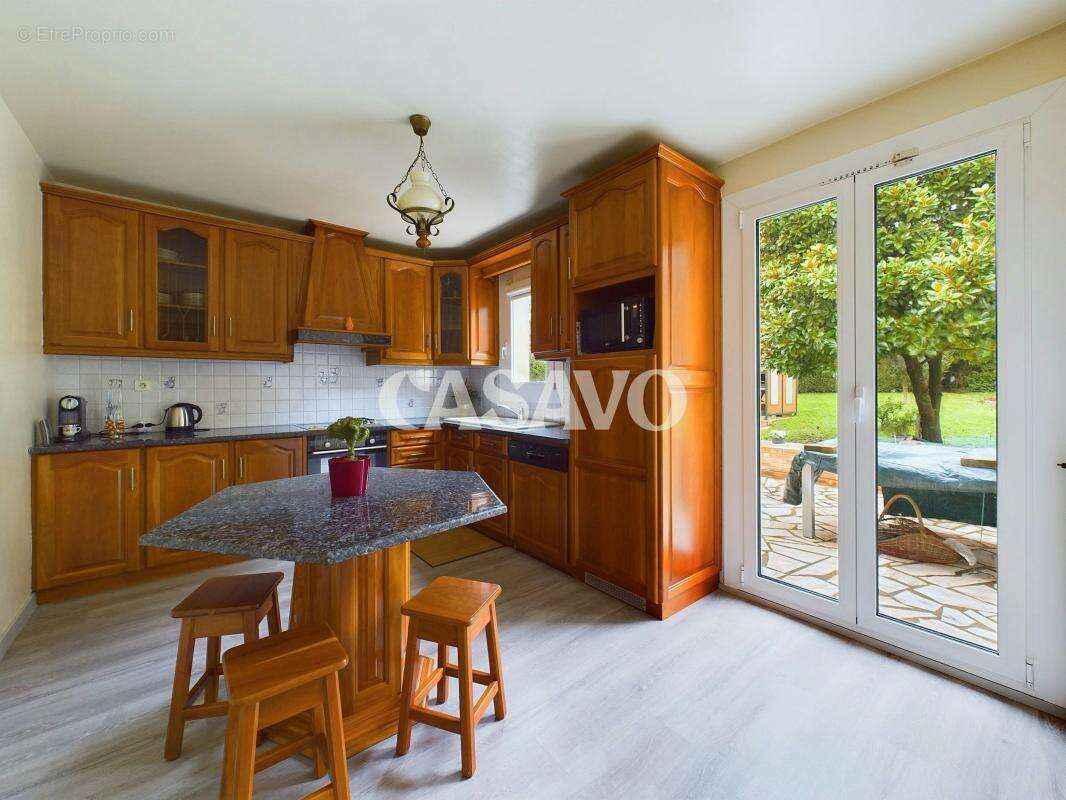 Vente Maison 8 pièces de 145m² - 77450 Montry - photo 12
