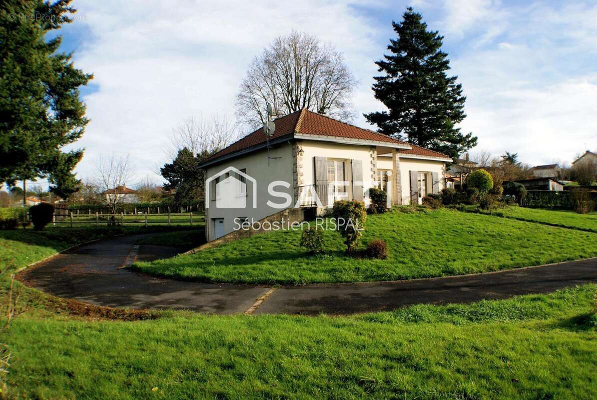 Photo 2 - Maison à BREUIL-BARRET