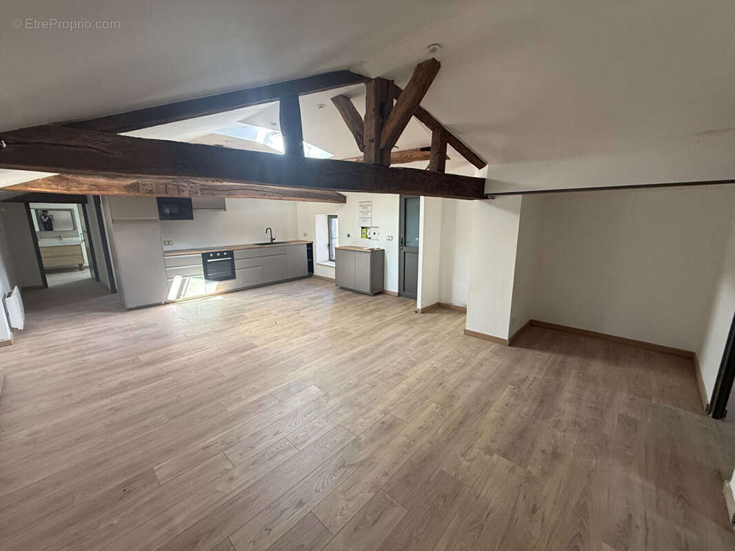 Superbe T4 rénové, 85 m², 3 chambres, Parking...Coup de coeur - photo 2