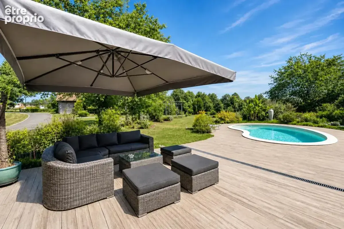 Maison de 6 pièces de 243 m² à Lubersac - photo 5