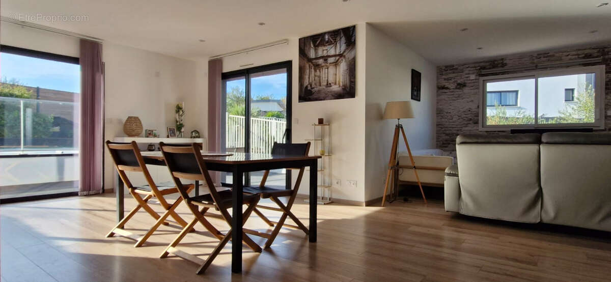 Maison à MONTREUIL-JUIGNE