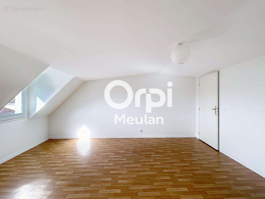 Appartement à LES MUREAUX