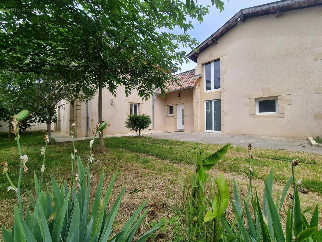 Photo 1 - Maison à ROMANS-SUR-ISERE