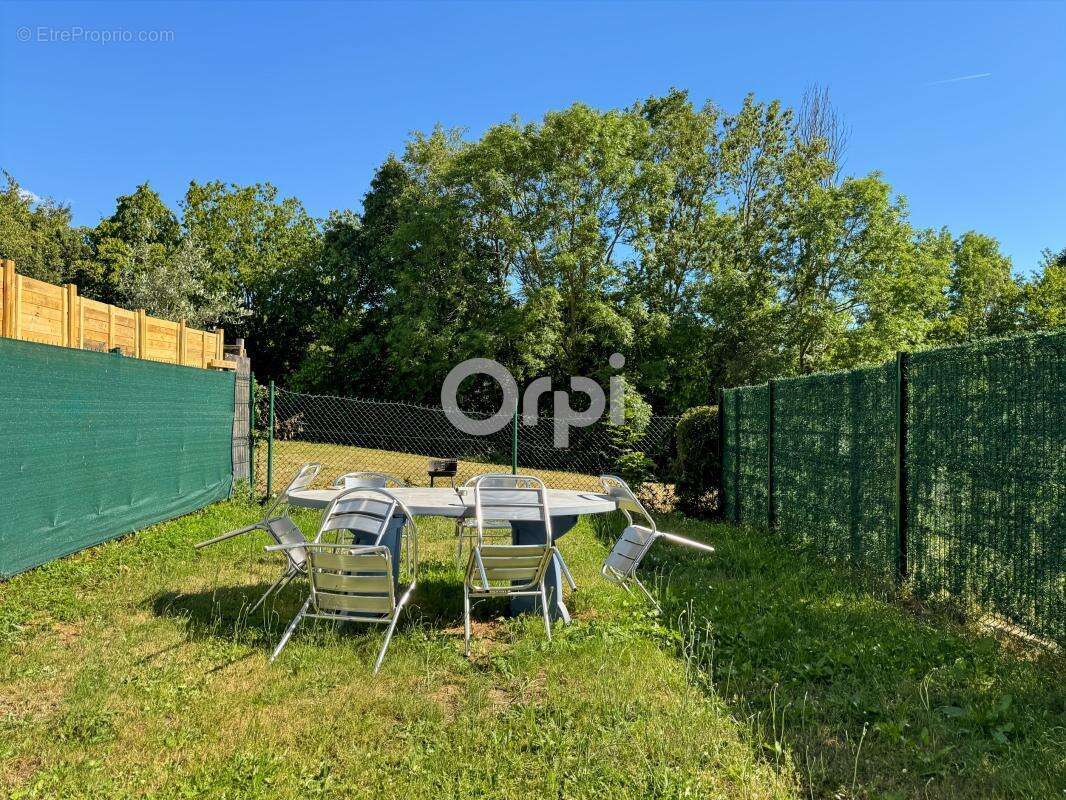 EVREUX - Maison familiale en triplex - 3 chambres, garage et jardin - photo 4