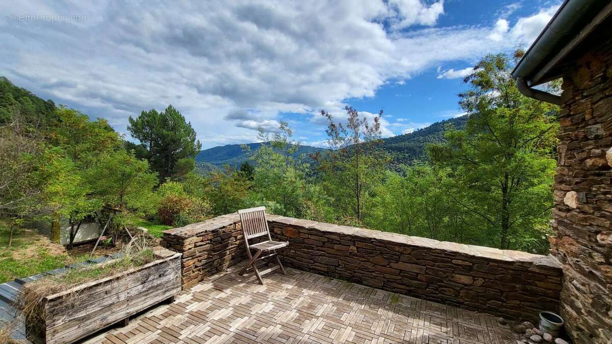 Maison à SAINT-MELANY