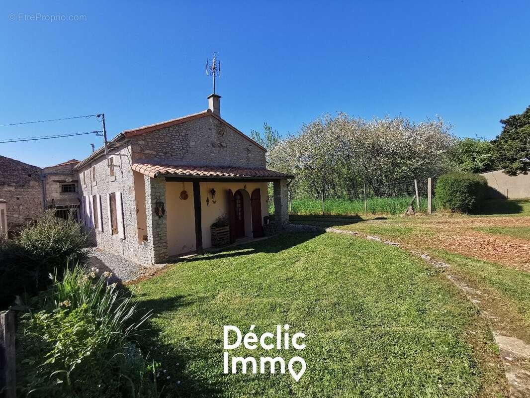 Maison à COULONGES-SUR-L'AUTIZE