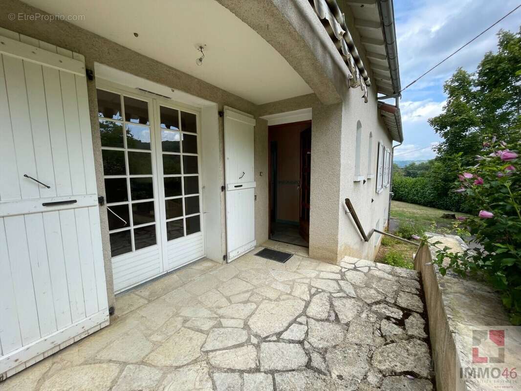 Maison à SAINT-JEAN-LESPINASSE