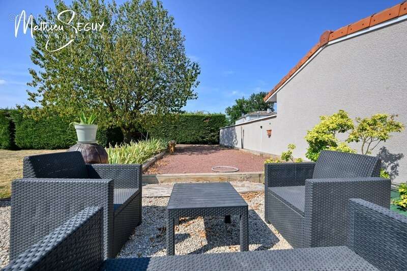 Maison à vendre 6 pièces SAINT ANDRE LE PUY avec grand terrain (42) - photo 8