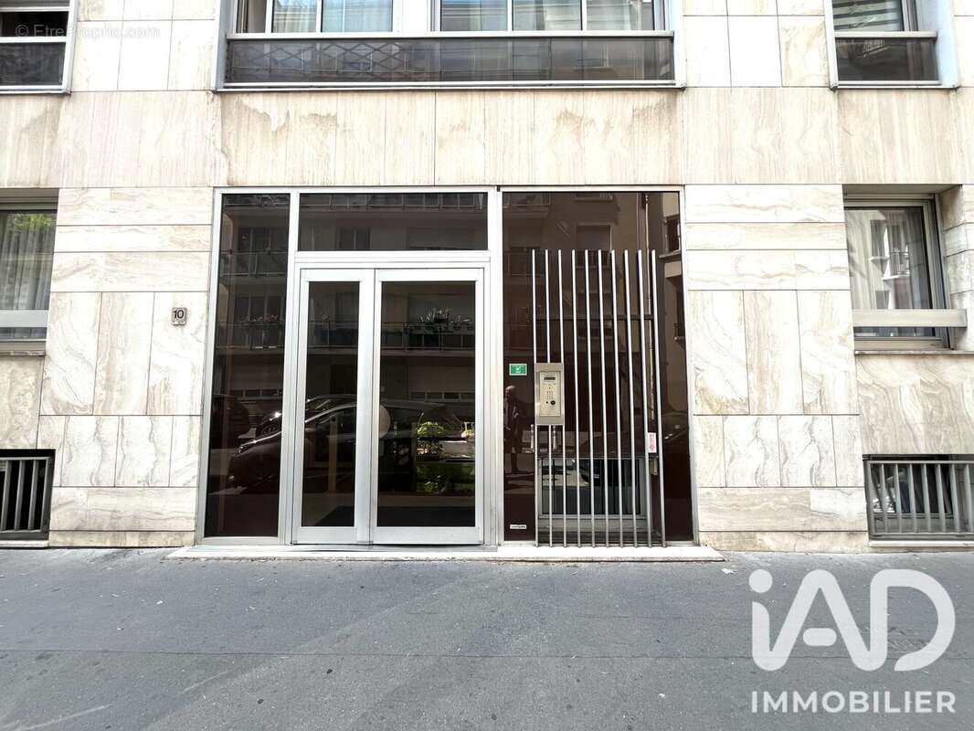 Parking 10 m² à Paris-6e  - photo 8